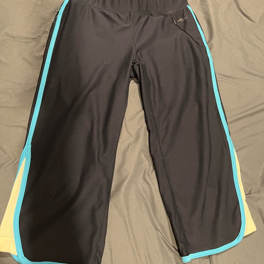 Athletic Works Black and Teal Capri Leggings